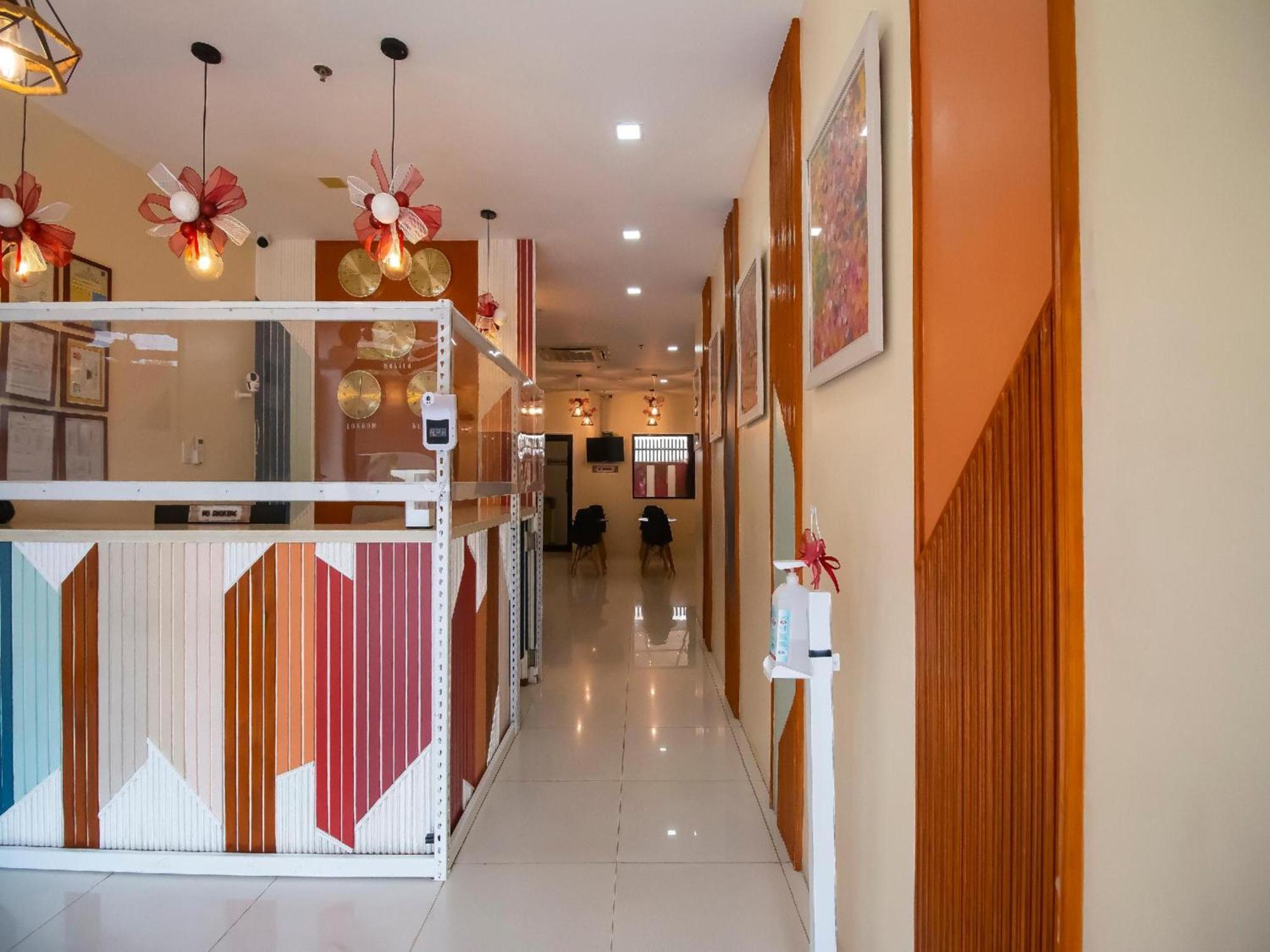 โอโย 832 เดอะ ทีพี เพลส โฮสเทล แอนด์ เรสซิเดนซ์ อินน์  Cebu ภายนอก รูปภาพ