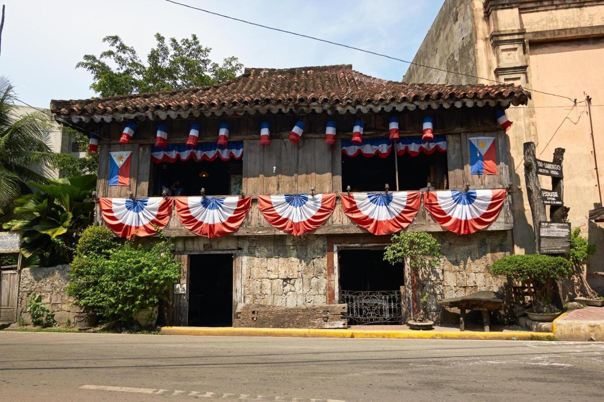 โอโย 832 เดอะ ทีพี เพลส โฮสเทล แอนด์ เรสซิเดนซ์ อินน์  Cebu ภายนอก รูปภาพ
